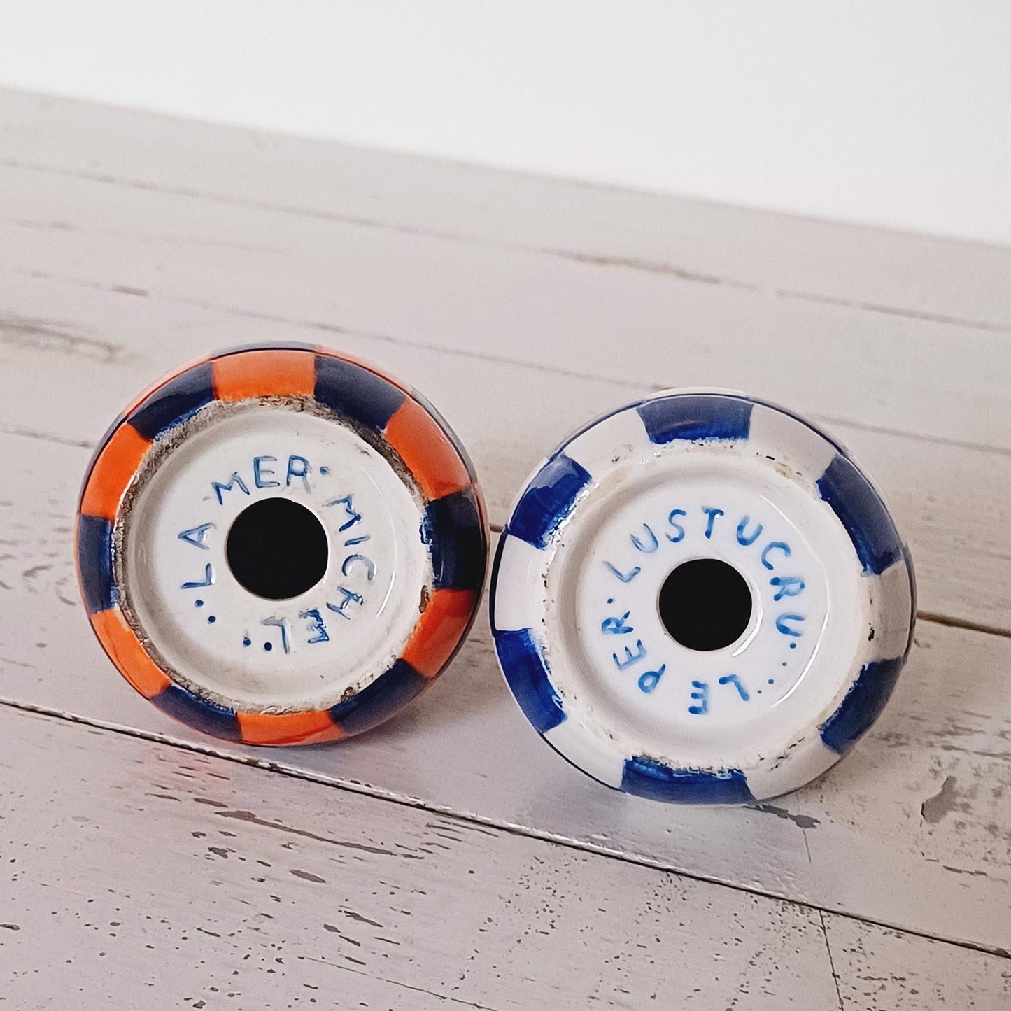 Paire de salière et poivrière en porcelaine - Le père Lustucru et la mère Michel