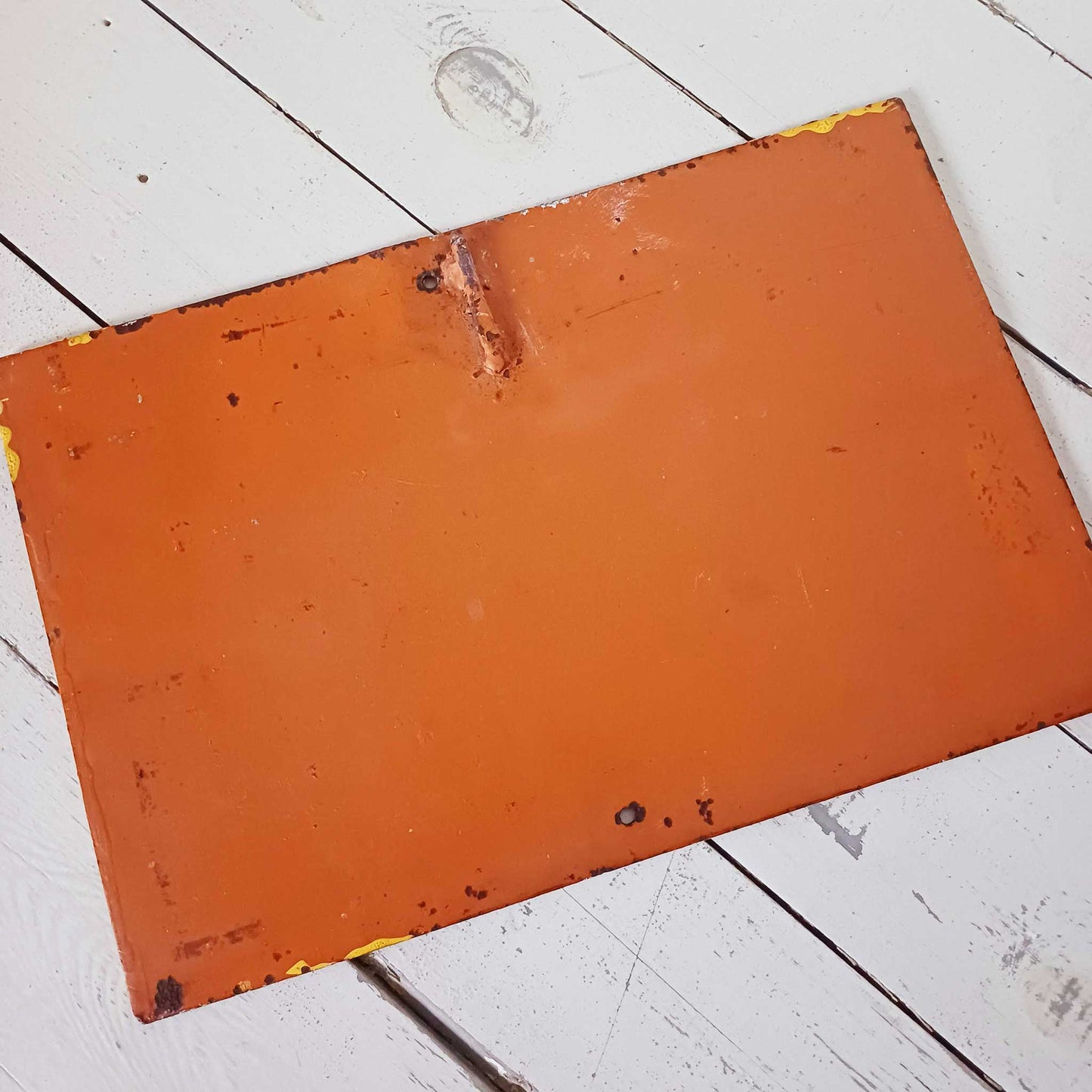 Ancienne plaque en tôle peinte à la main – Propriété privée