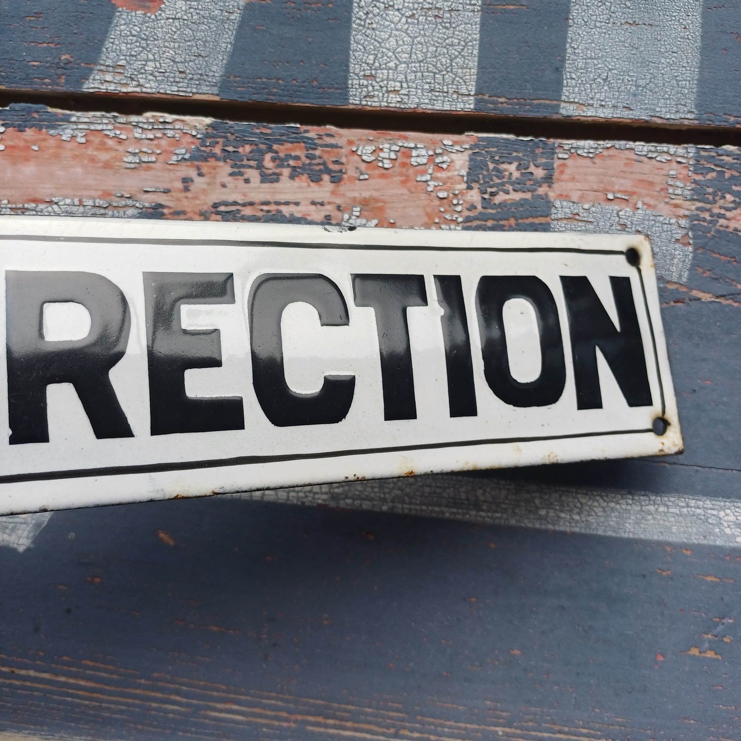 Plaque d'utilité émaillée - Direction