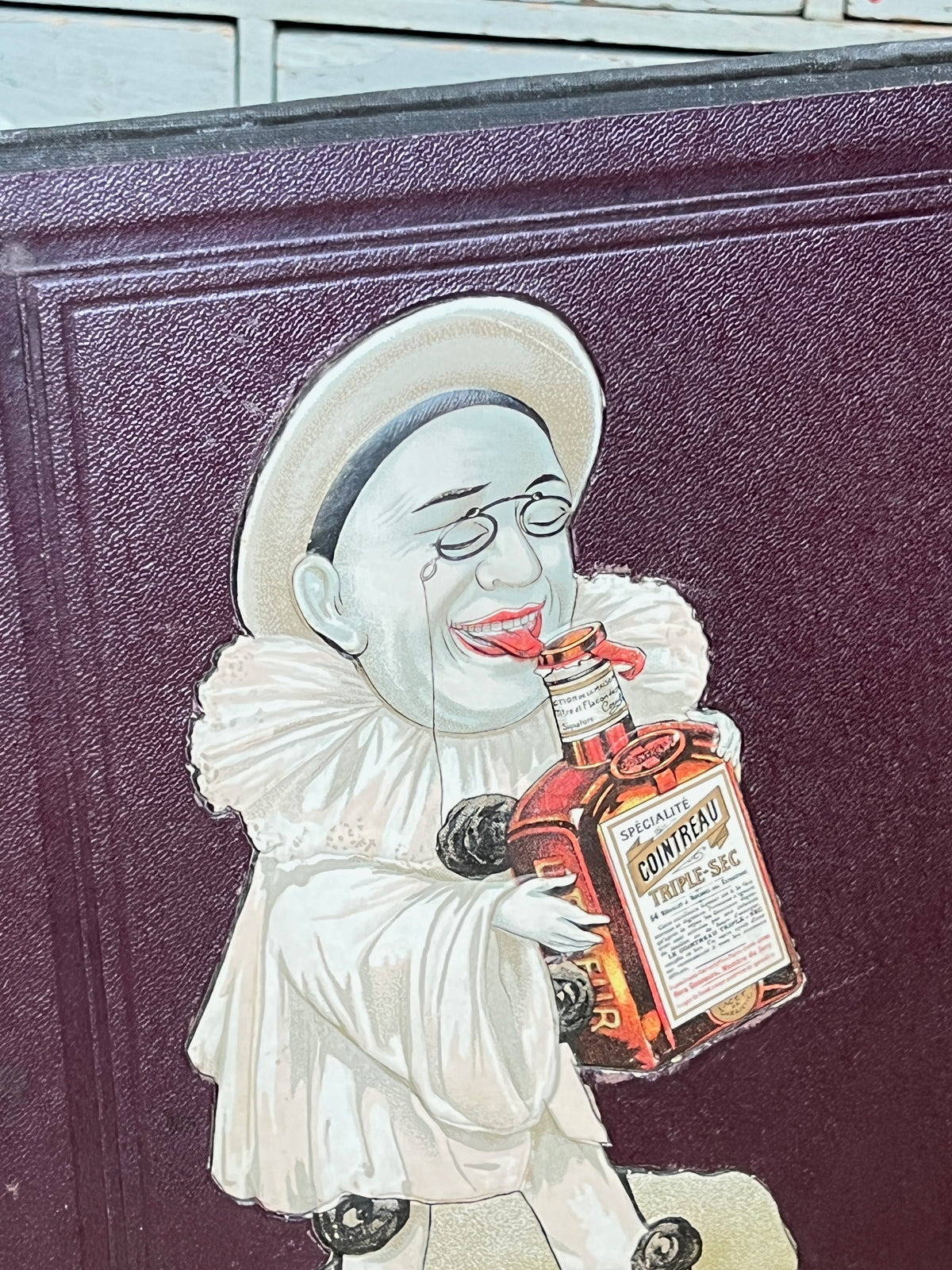 Ancien protège-menu de bar publicitaire Cointreau en carton gaufré