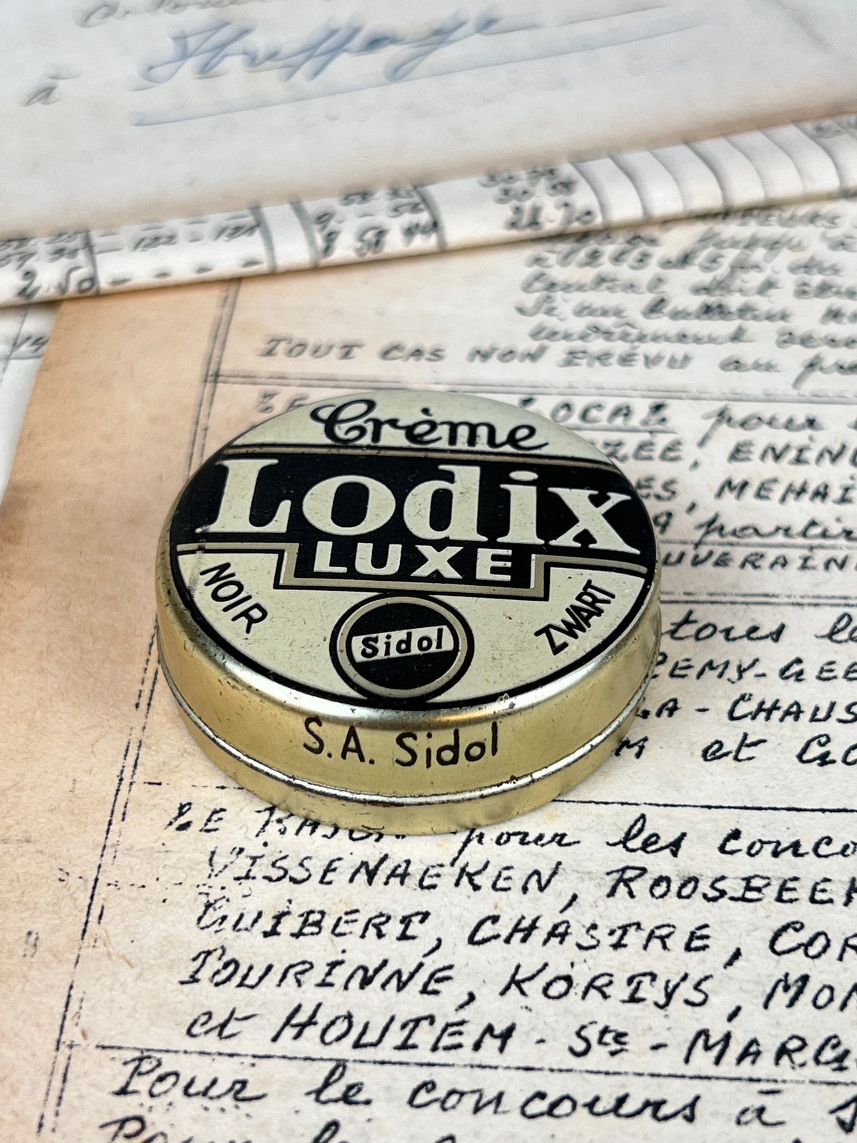 Ancienne boîte de cirage Lodix en métal