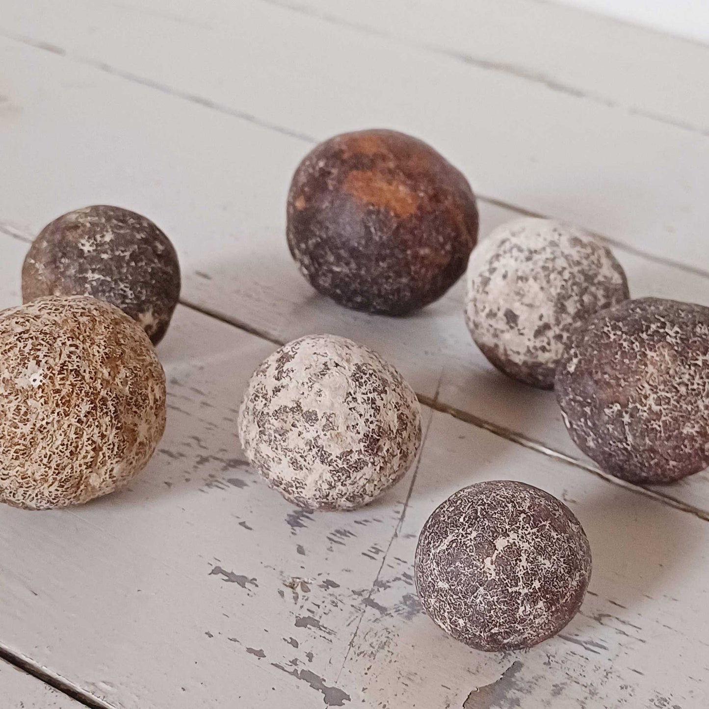 Anciennes balles de mousquet du XVIᵉ ou XVIIᵉ siècle – Lot de 7