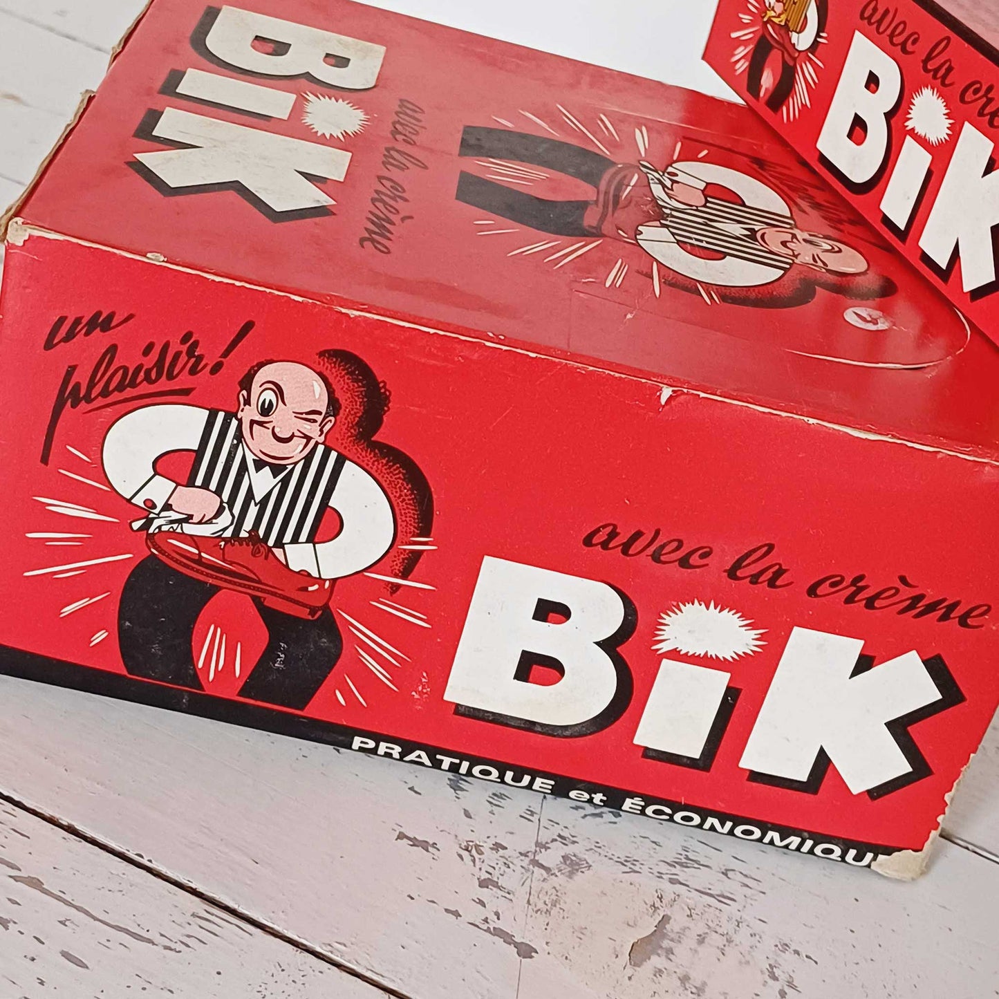 Boîte présentoir pour tubes de cirage Bik