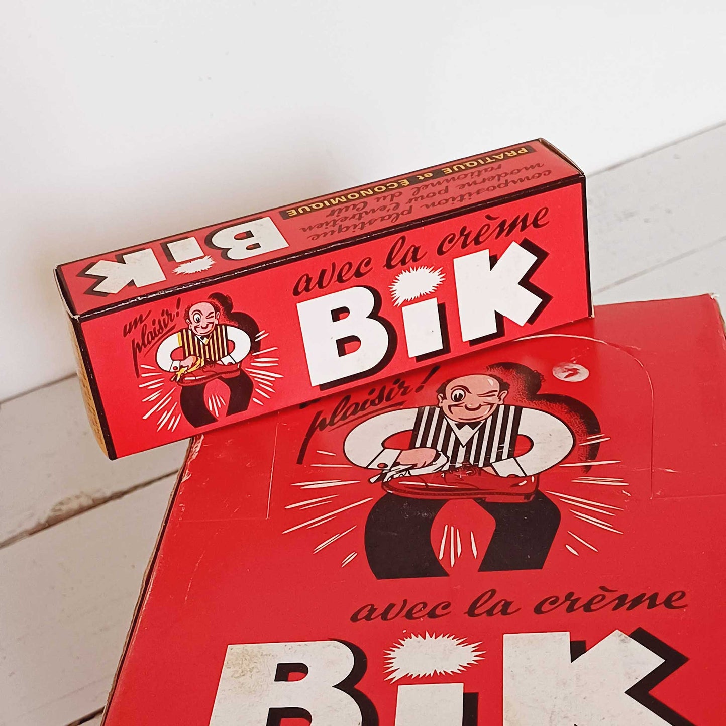 Boîte présentoir pour tubes de cirage Bik