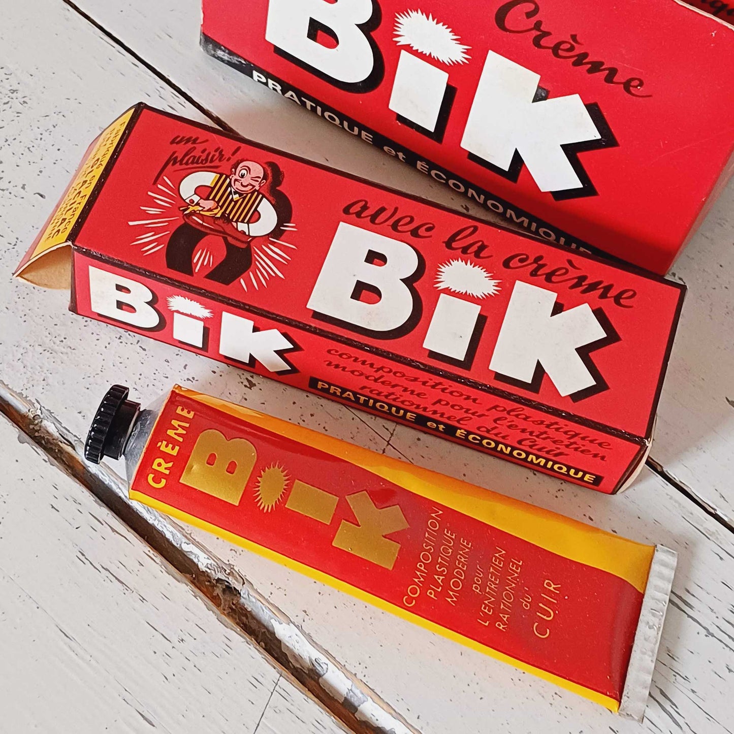 Boîte présentoir pour tubes de cirage Bik