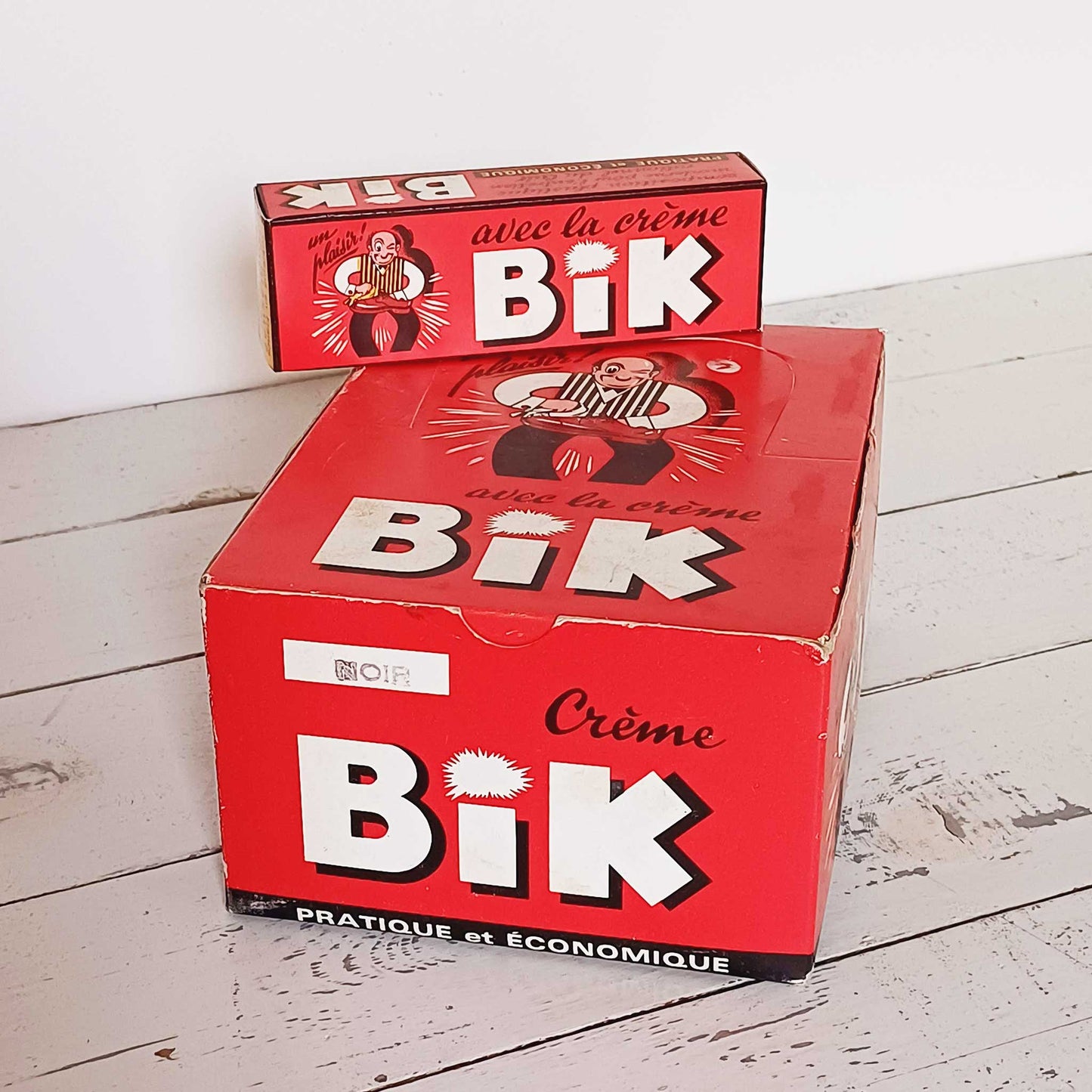 Boîte présentoir pour tubes de cirage Bik