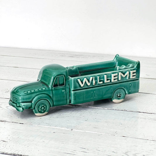 Cendrier publicitaire vintage en céramique représentant un camion Willeme, en très bon état.