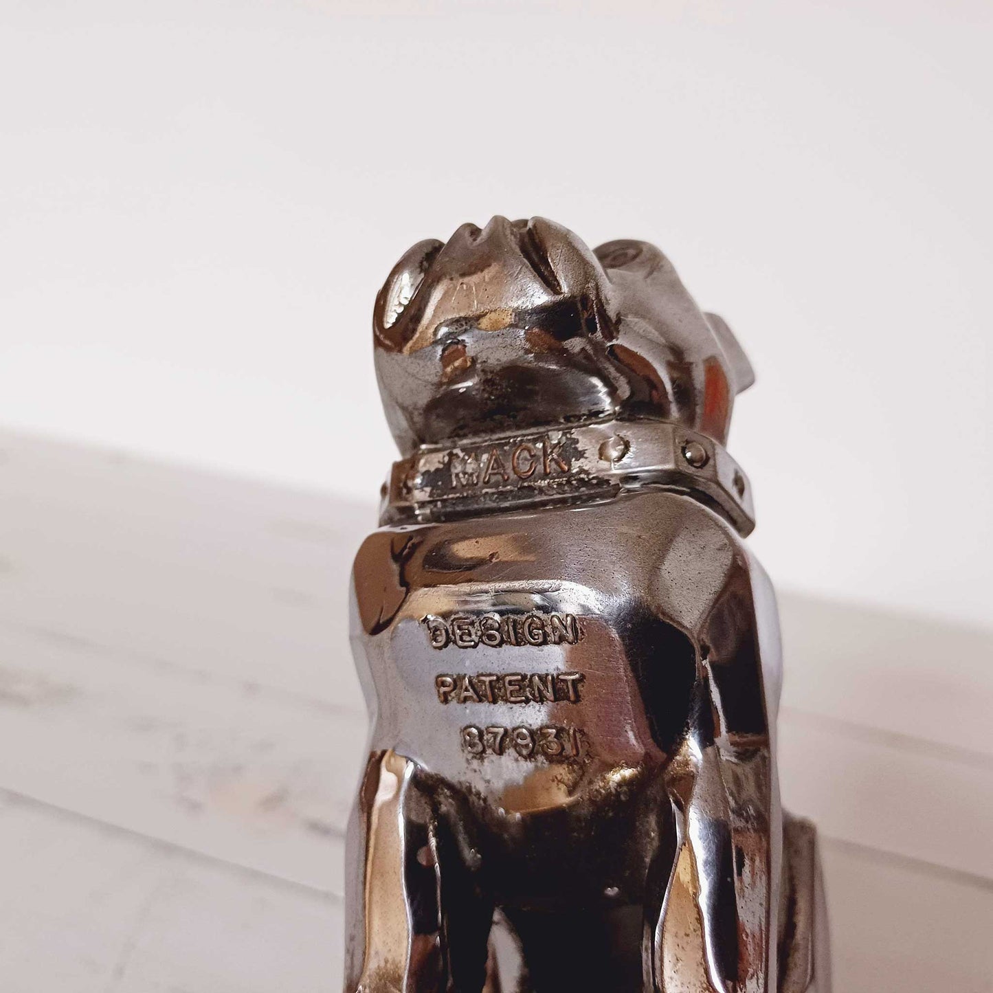 Mascotte bouledogue Mack – Emblème de camion vintage