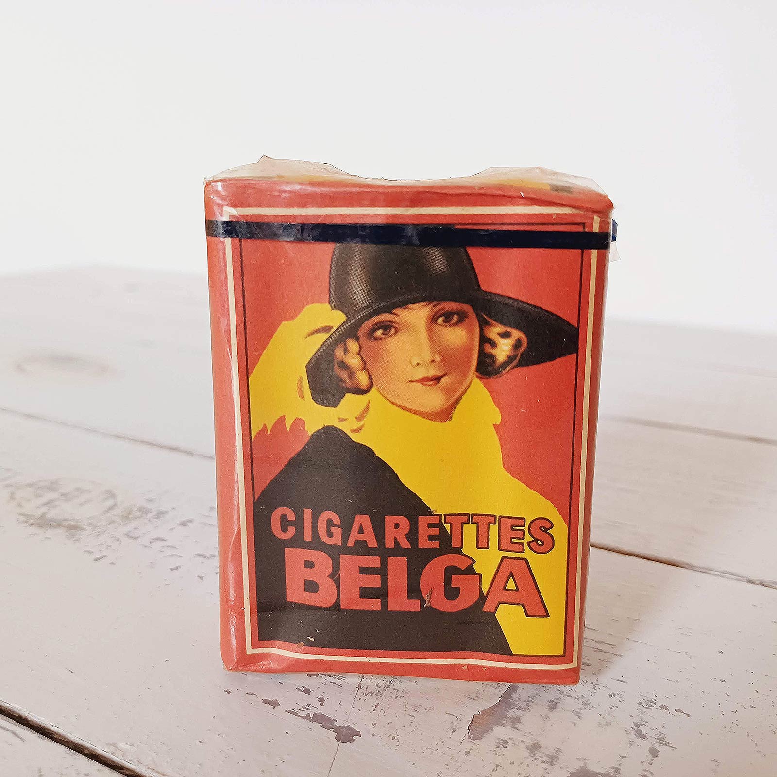 Paquet de cigarettes Belga intact avec blister, Vander Elst, objet publicitaire vintage.