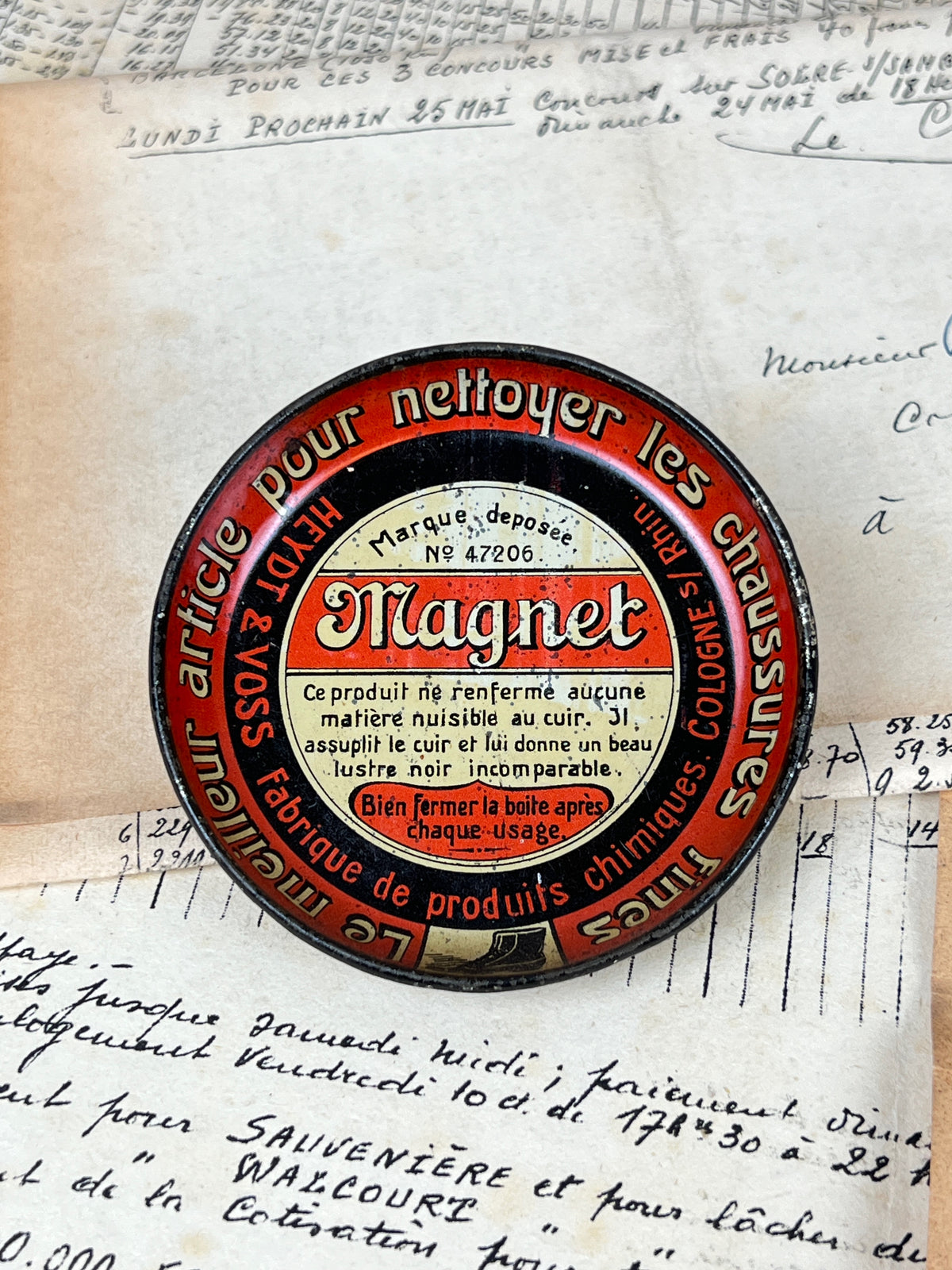 Ancienne coupelle publicitaire rare en métal lithographié de la marque Magnet par Heydt et Voss, objet de collection vintage bilingue.