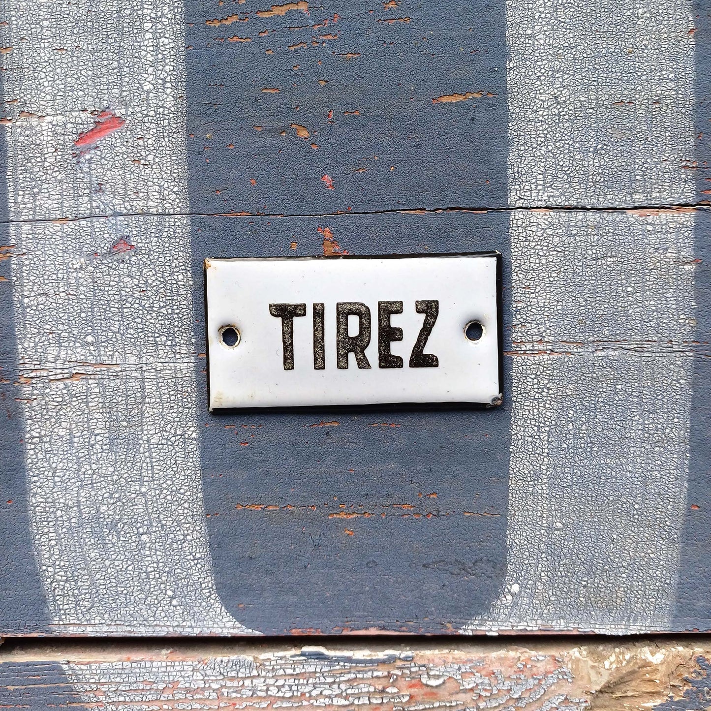 Plaque d'utilité émaillée - Tirez